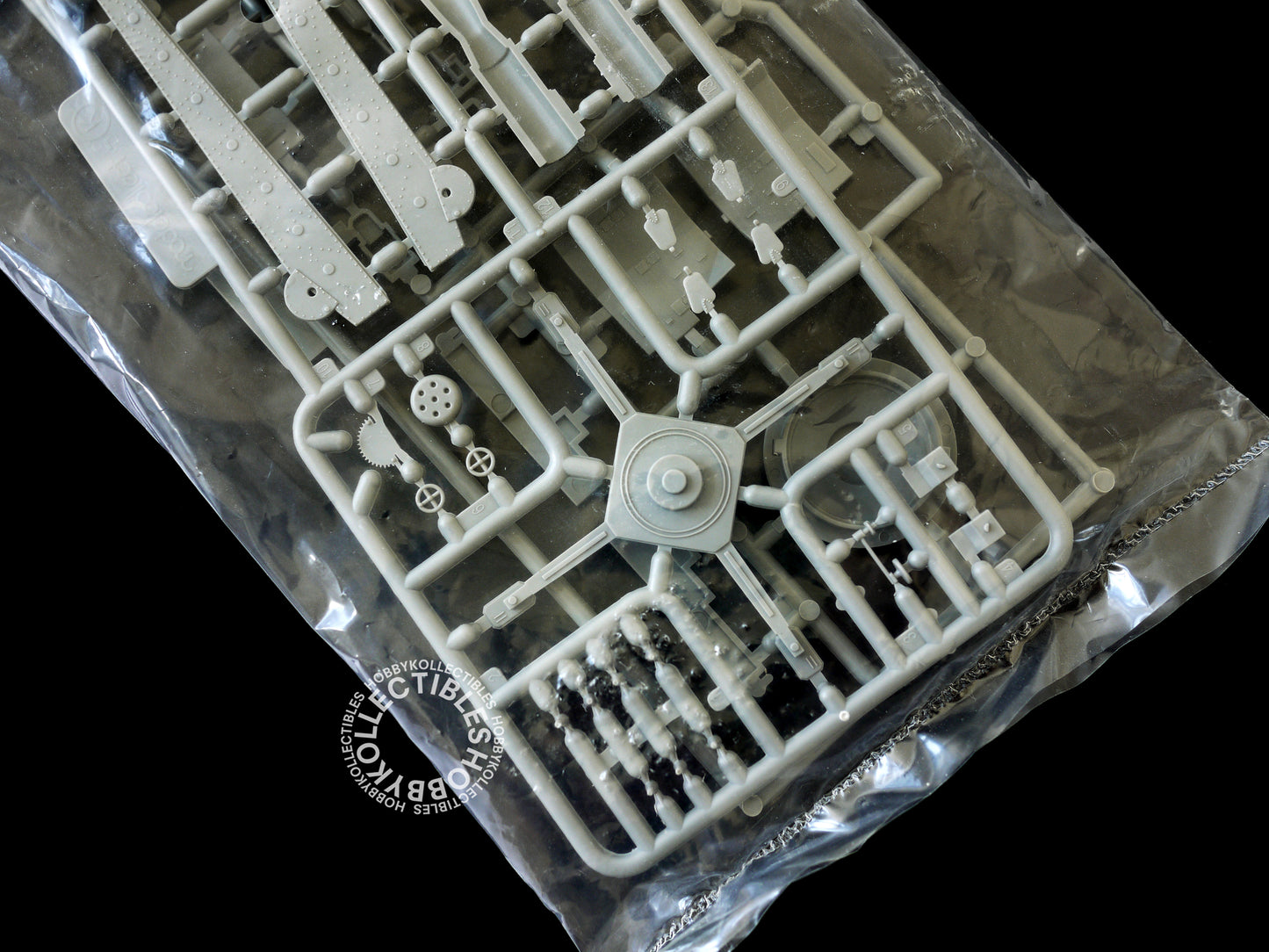 Rocket Model Fist of War 1/72 German E-75 Ausf. Vierfüßler Rheintochter R1