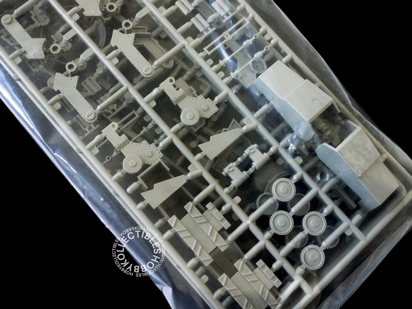 Rocket Model Fist of War 1/72 German E-75 Ausf. Vierfüßler Rheintochter R1