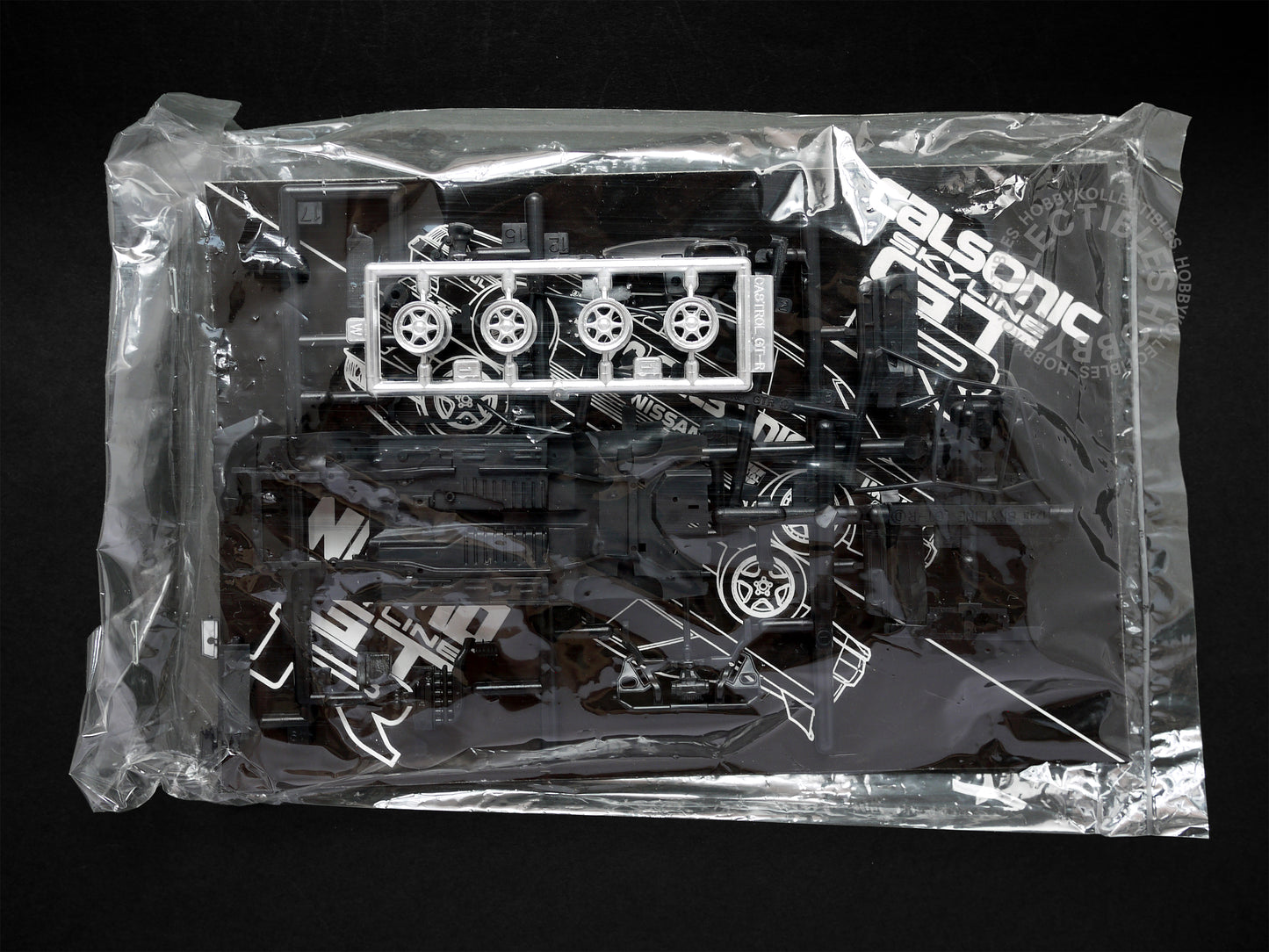 Rosso Vintage 1/43 Taisan STP Nissan GTR Model Kit