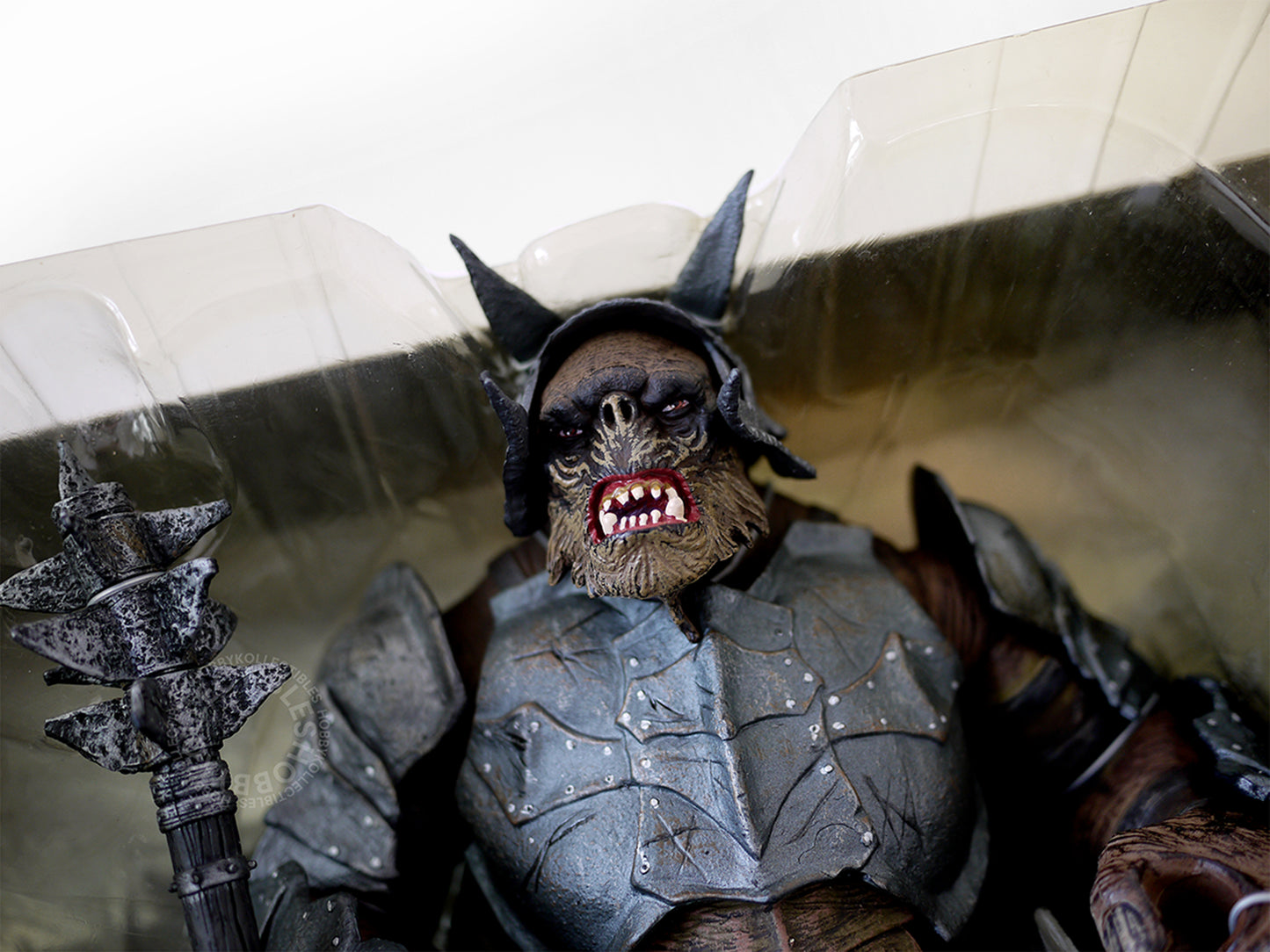 Toy Biz LOTR Lord of the Rings Final Battle of Middle Earth Deluxe Figures Very Dirty (SOLD-AS-IS Item)